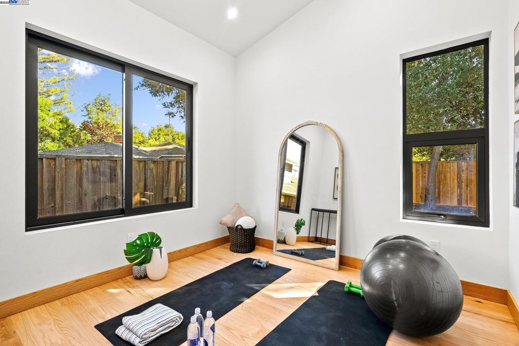 PALO ALTO - Residential