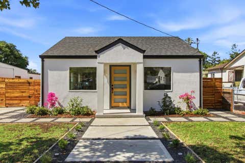 Photo of 75 S Cragmont Avenue, San Jose, CA 95127 (MLS # ML82050991)
