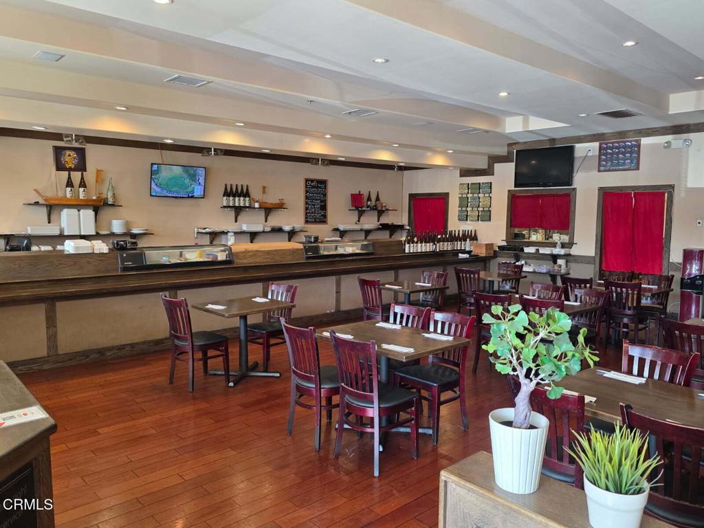 669 W Channel Islands Boulevard