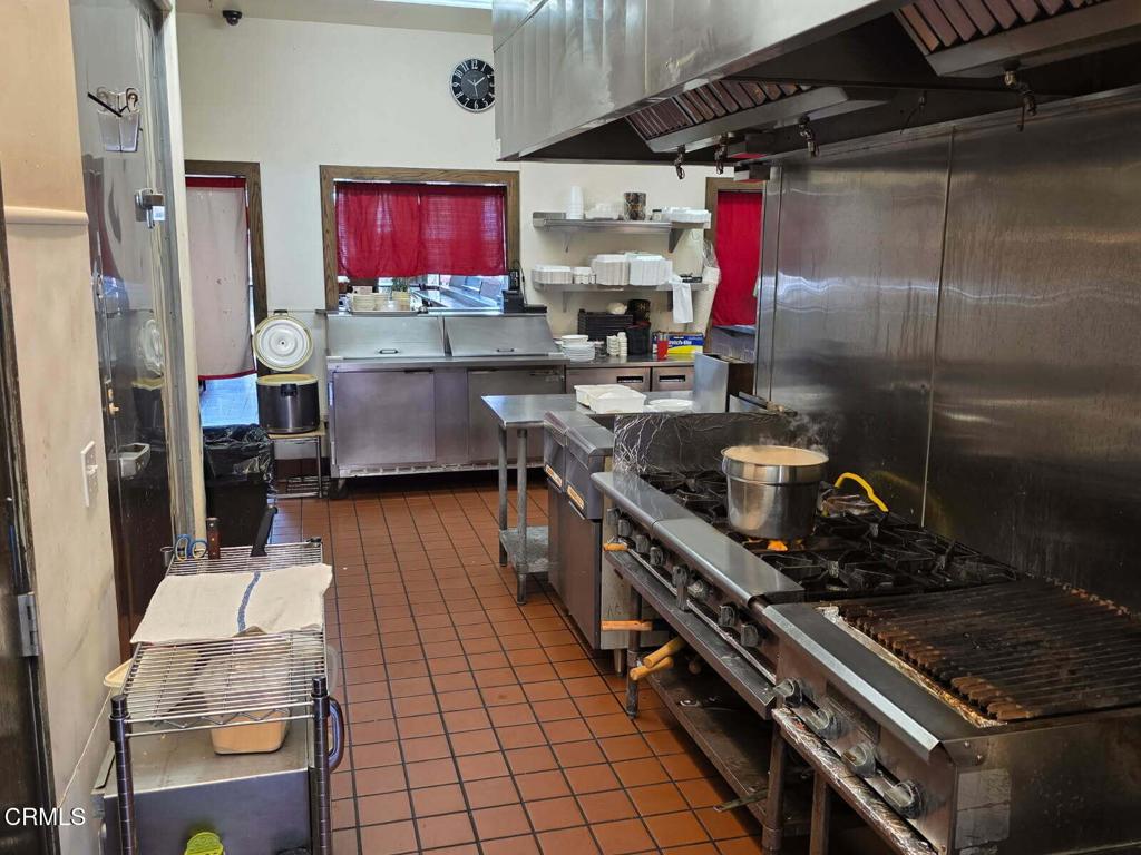 669 W Channel Islands Boulevard