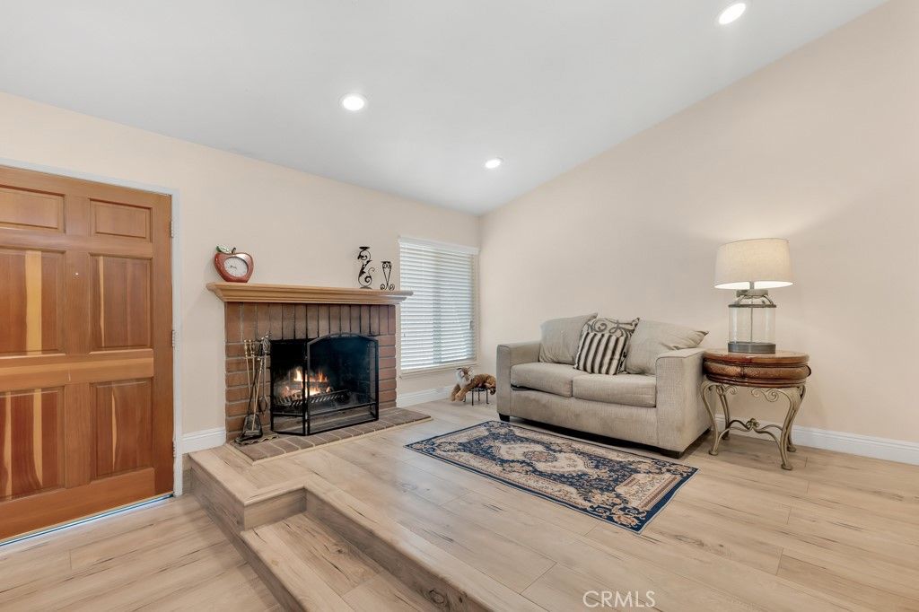 Photo of 10121 Larwin Avenue #3, Chatsworth, CA 91311 (MLS # SR25219352)