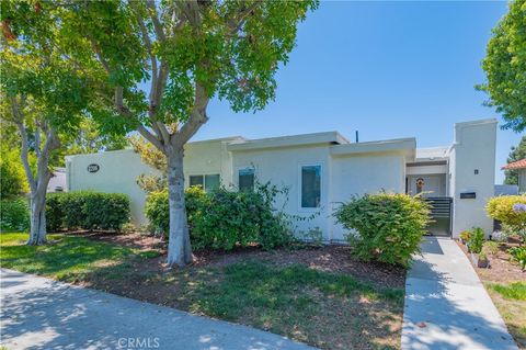 Photo of 2206 Via Mariposa E #B, Laguna Woods, CA 92637 (MLS # OC26047821)
