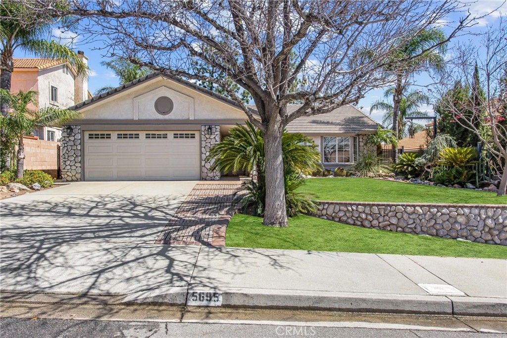 Photo of 5695 N Yosemite Dr, San Bernardino, CA 92407 (MLS # IG26065200)