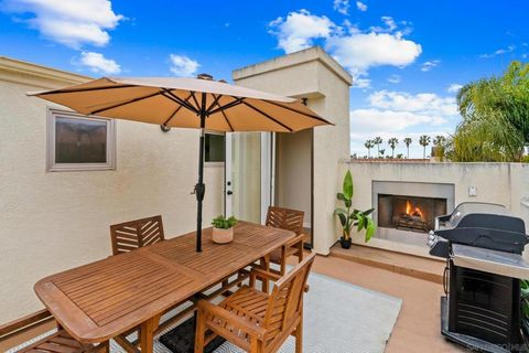 1369 Hornblend St San Diego CA 92109