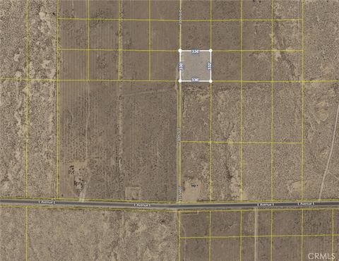 Photo of 0 130th St E/North Of Avenue E, Lancaster, CA 93535 (MLS # SR26033929)