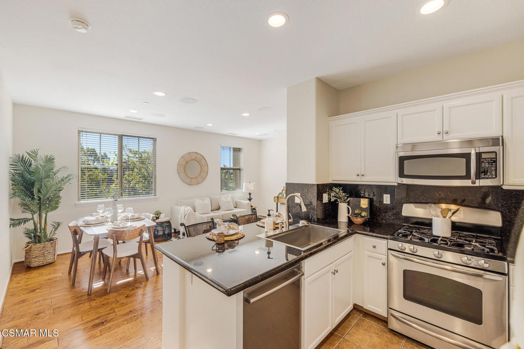 Waverly Place - 504 - 1005132 - Residential