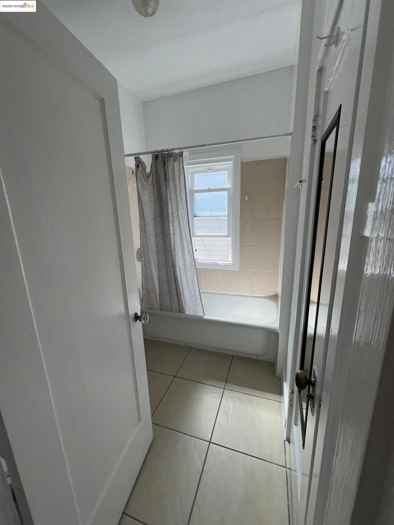 CENTRALBEY - Residential Lease