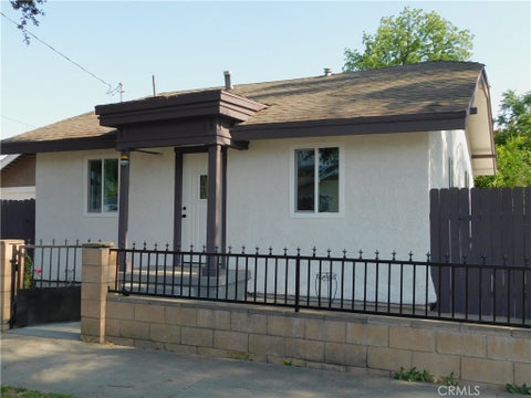 Photo of 315 W 10th Street, San Bernardino, CA 92410 (MLS # IV26104170)