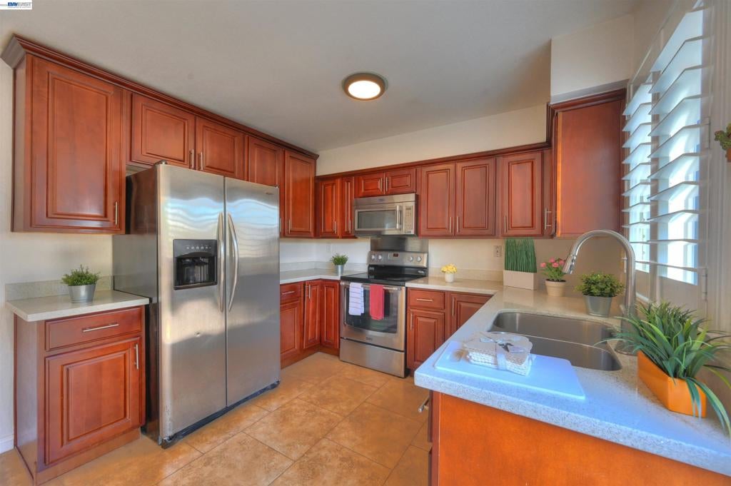 2322 Belvedere Ave Ave, San Leandro CA 94577