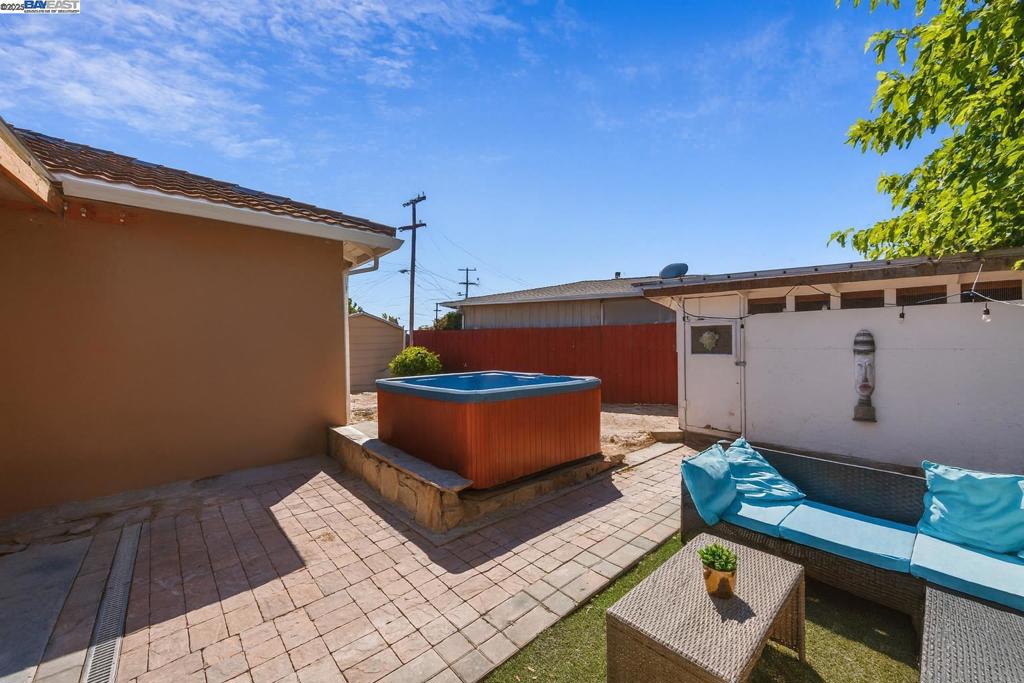 LIVERMORE DOWNS - Residential
