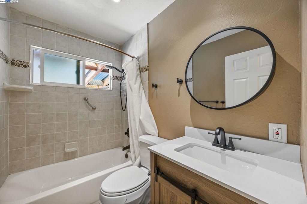 LIVERMORE DOWNS - Residential