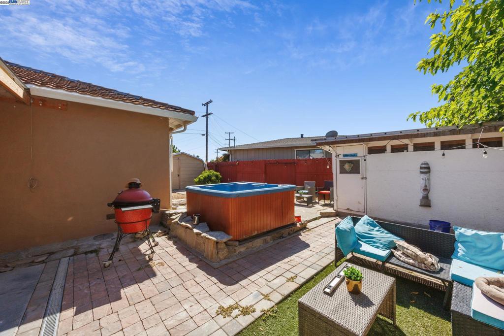 LIVERMORE DOWNS - Residential