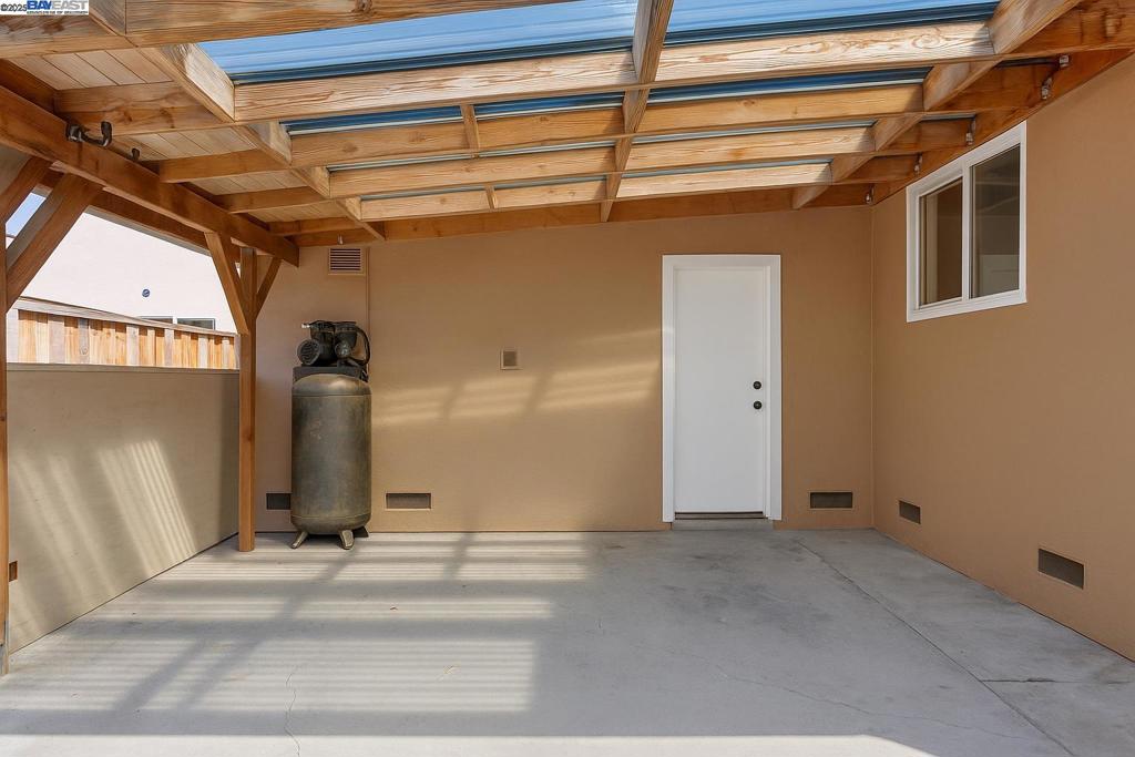 LIVERMORE DOWNS - Residential