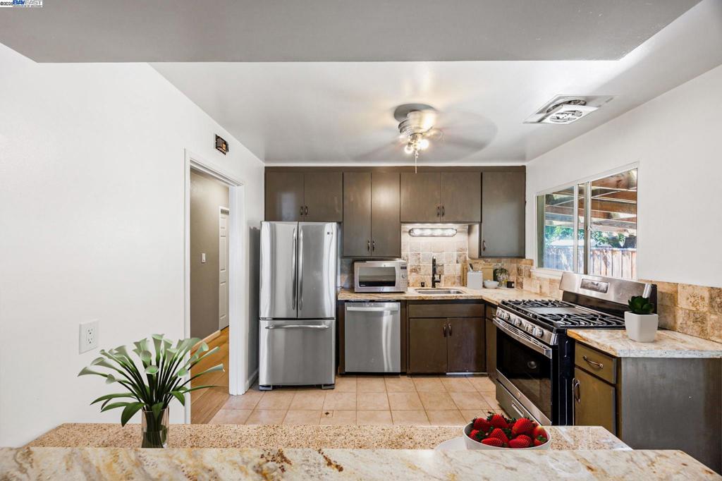 LIVERMORE DOWNS - Residential
