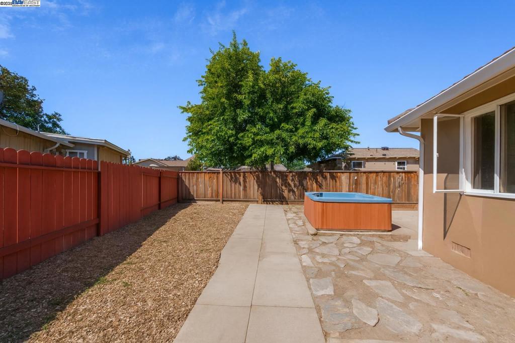 LIVERMORE DOWNS - Residential