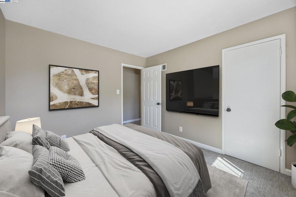 LIVERMORE DOWNS - Residential