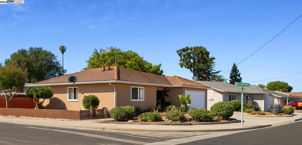 LIVERMORE DOWNS - Residential