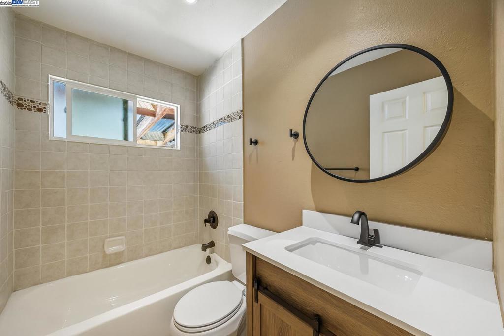 LIVERMORE DOWNS - Residential