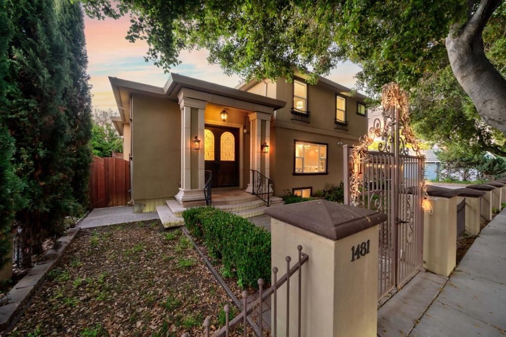 Photo of 1481 W Hedding Street, San Jose, CA 95126 (MLS # ML82039035)