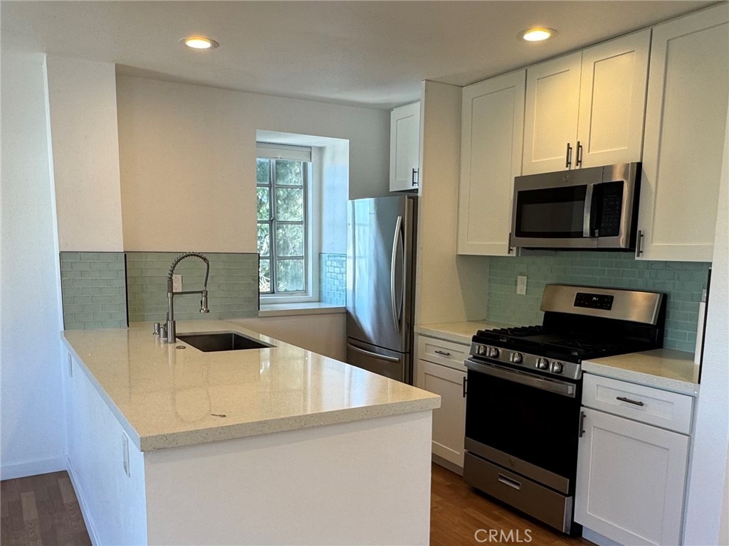 25050 Terrace Lantern