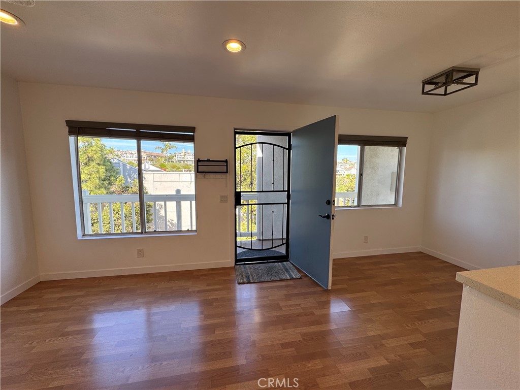 25050 Terrace Lantern