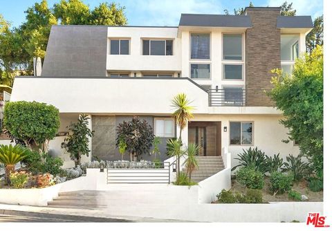 Photo of 3539 Alana Drive, Sherman Oaks, CA 91403 (MLS # 25605715)
