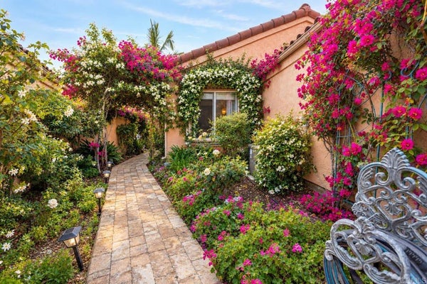 2219 SAWGRASS GLN, ESCONDIDO, CA 92026 - Image 08348f2d16cf3b4d6dba558cae7dc0aa/4111066716