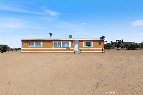 Photo of 8195 Alta Mesa Road, Oak Hills, CA 92344 (MLS # CV26079195)