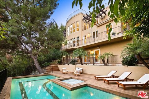 Photo of 2505 Bowmont Drive, Beverly Hills, CA 90210 (MLS # 25605879)