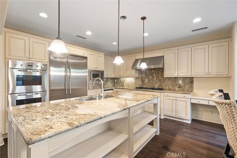37 Triple Leaf Irvine CA 92620