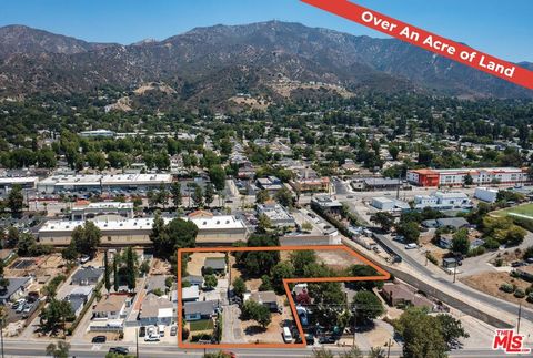 Photo of 9722 Tujunga Canyon Boulevard, Tujunga, CA 91042 (MLS # 25587085)