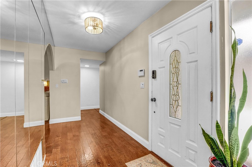 8329 Capistrano