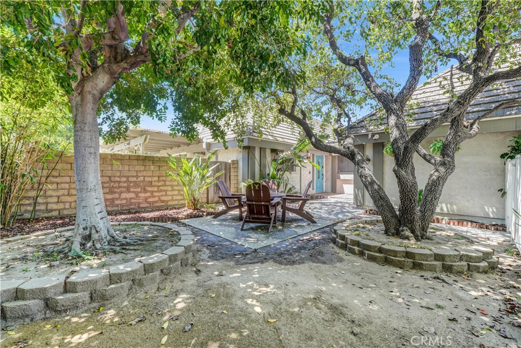 8329 Capistrano