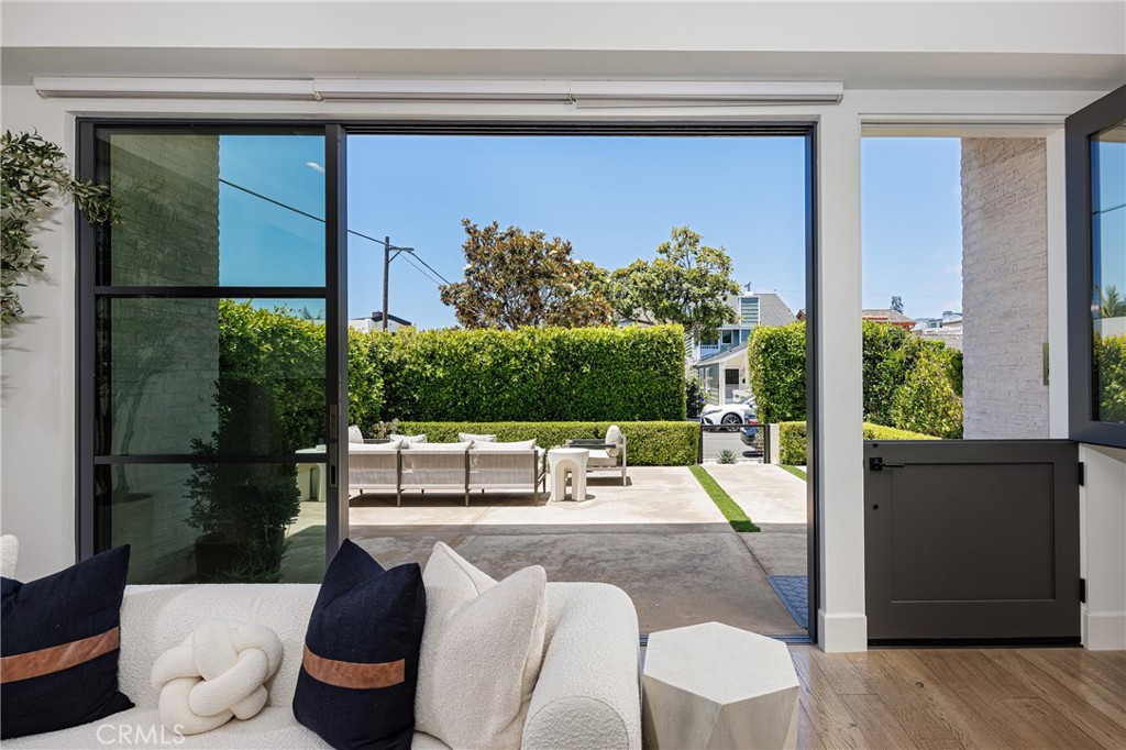 408 Poinsettia Avenue, Corona Del Mar CA 92625 - Photo 12