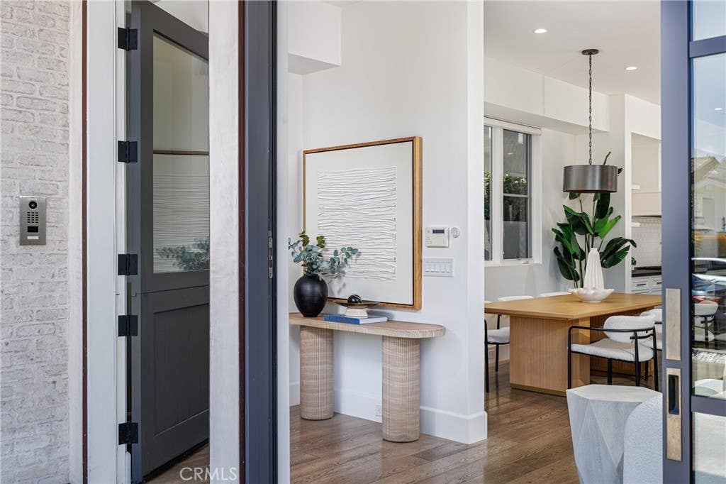 Photo of 408 Poinsettia Avenue, Corona Del Mar, CA 92625 (MLS # NP26146276)
