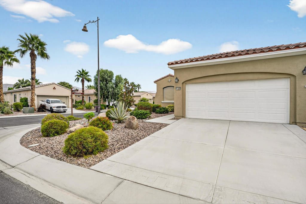 Sun City Shadow Hills (30921) - Residential