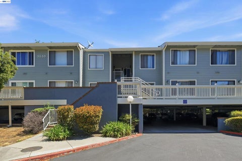 Photo of 3530 Oakwood Terrace TER #104, Fremont, CA 94536 (MLS # 41142584)