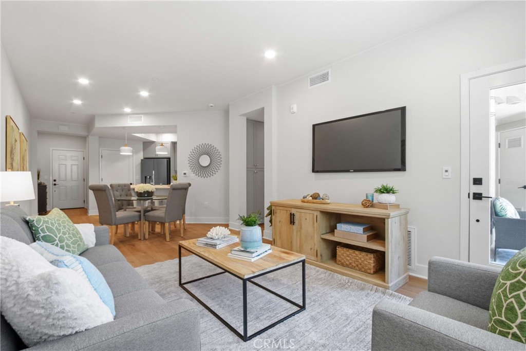 927 Deep Valley Drive 105