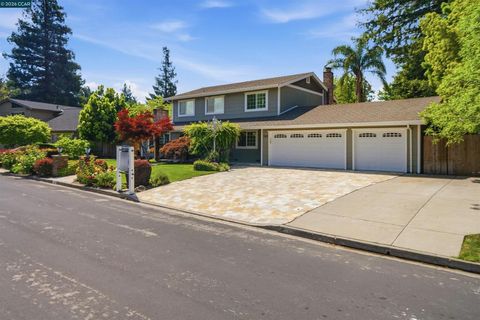 Photo of 383 Princeton Ln Ln, Danville, CA 94526 (MLS # 41132921)