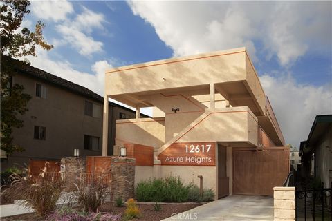 12617 Eucalyptus Avenue Hawthorne CA 90250