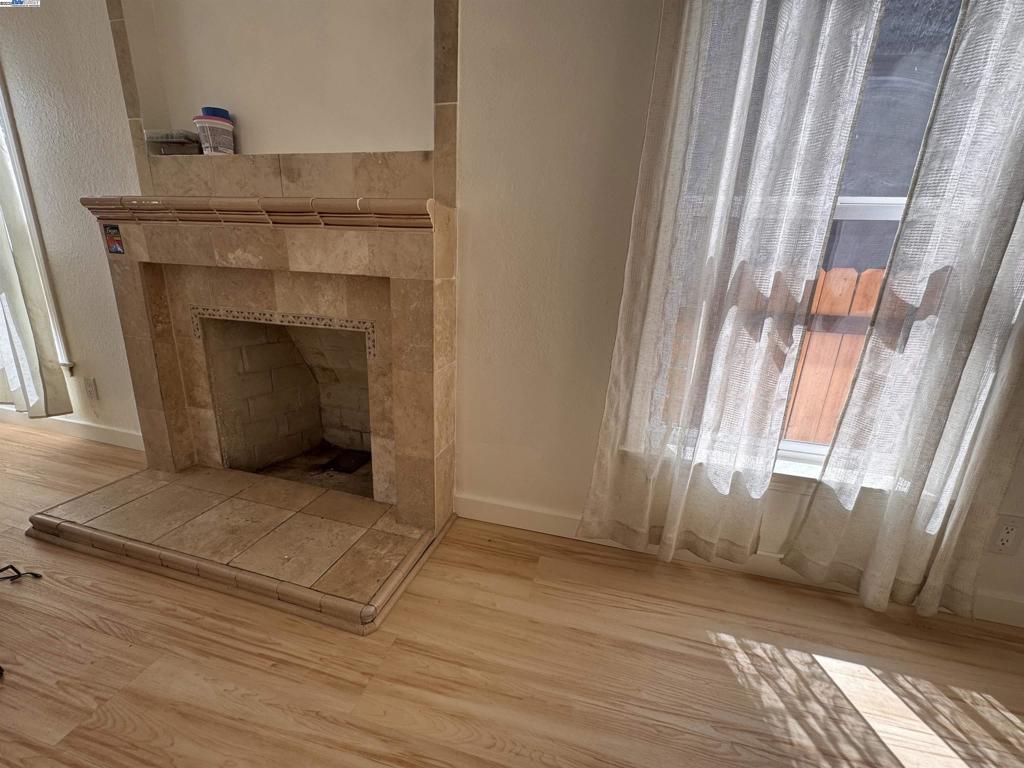 OAKLAND - Residential Lease