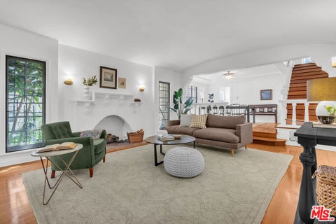 Photo of 6506 W 6th Street, Los Angeles, CA 90048 (MLS # 26993543)