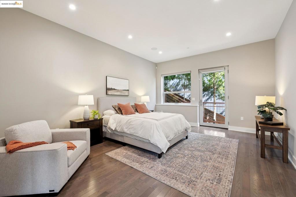 MONTCLAIR - Residential