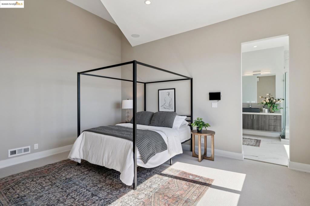 MONTCLAIR - Residential