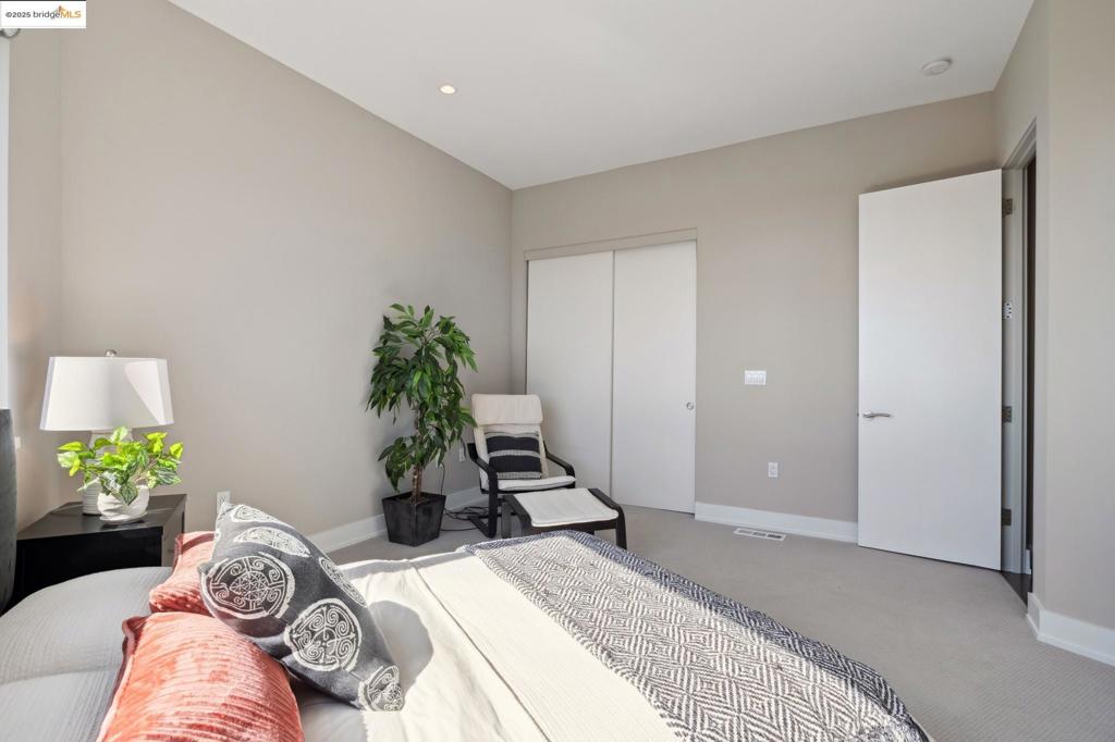 MONTCLAIR - Residential