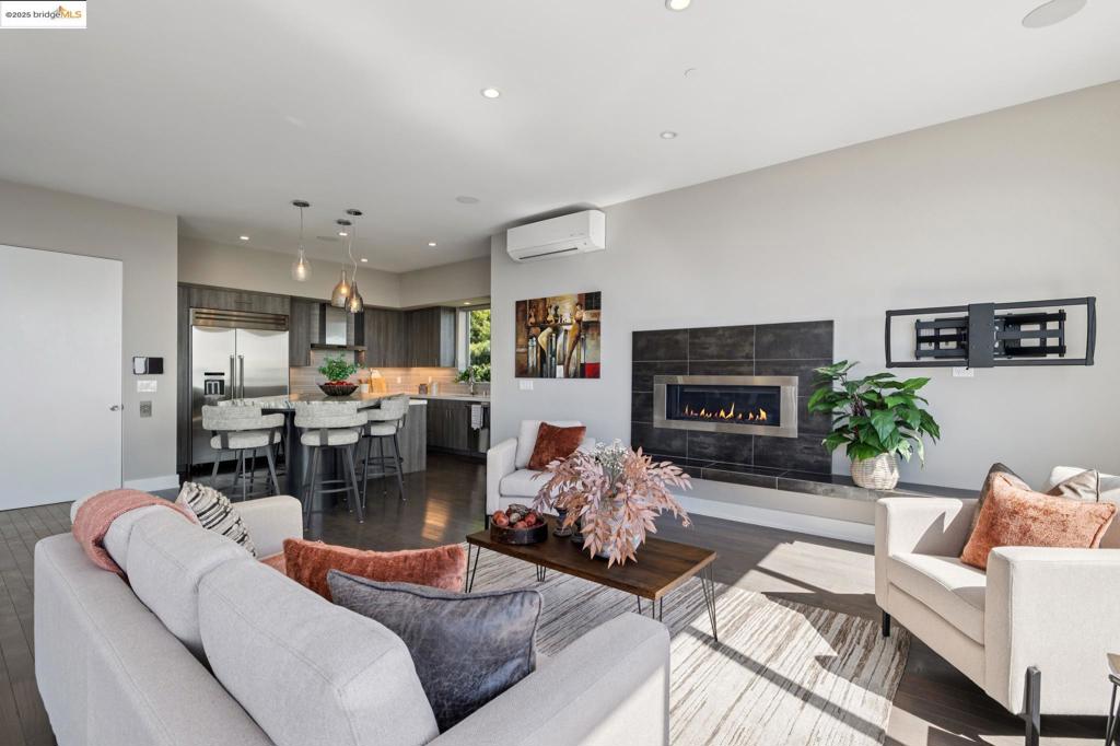 MONTCLAIR - Residential