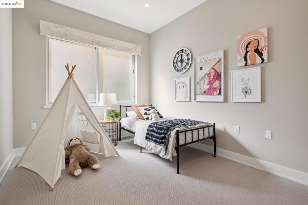 MONTCLAIR - Residential