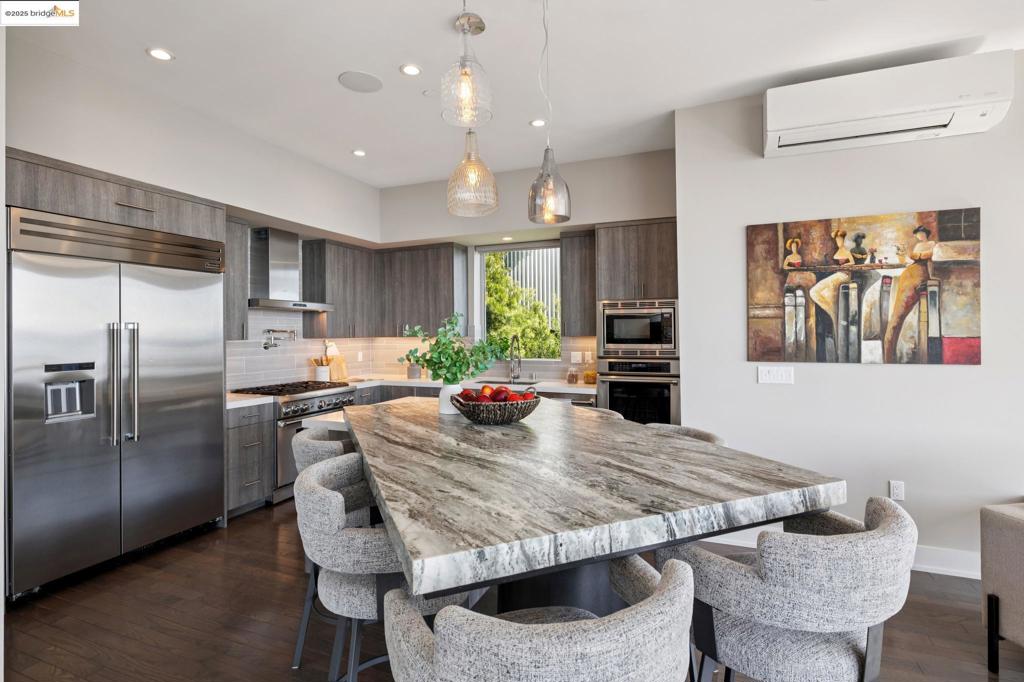 MONTCLAIR - Residential