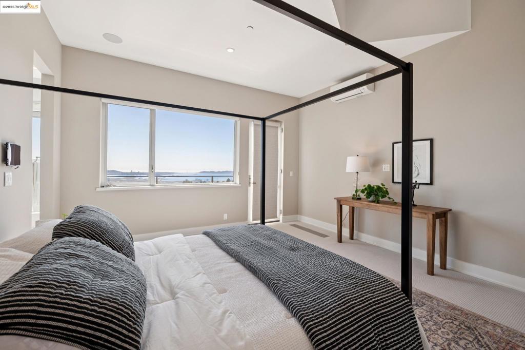 MONTCLAIR - Residential