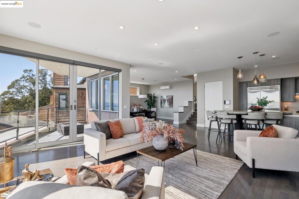 MONTCLAIR - Residential